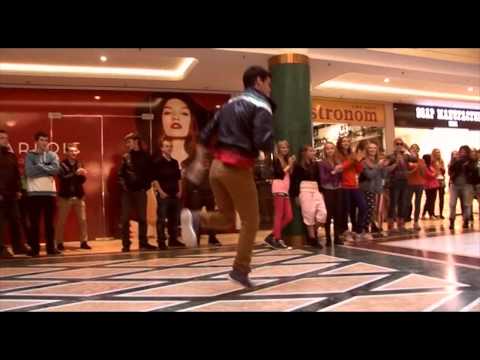 Shuffle flashmob Galleria Riga