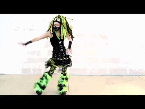 Industrial Dance - God is in the Rain - Suicide Commando - Pitite Oudy Cyber Goth