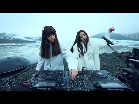 Giolì & Assia - #DiesisLive @Fjallsarlon Glacier Lagoon, Iceland [Handpan Set]