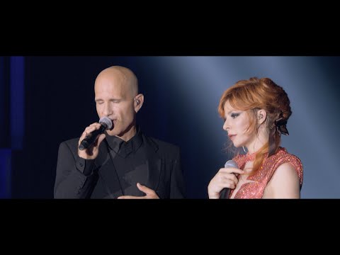 Mylène Farmer feat. Gary Jules - Mad World (Timeless 2013 Live) - HD