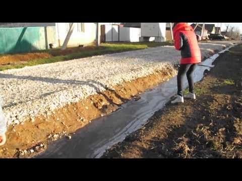 Ржака девчёнка упала в лужу, смотреть всем! до конца!!! (Rzhaka girl fell into a puddle, watch everyone! to end!!!)