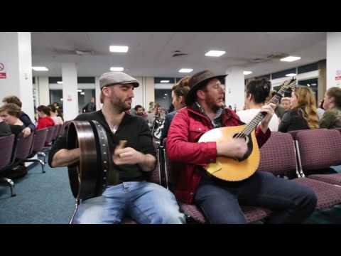 Irish flight delayed so trad session started between DaoiríFarrell.